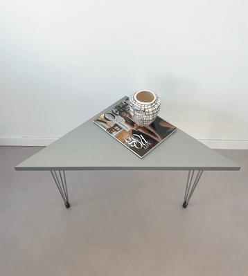 Vintage bijzettafel Deens design jaren 80 beschikbaar voor biedingen