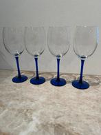 4 Luminarc rode wijnglazen met diepblauwe voet, Ophalen of Verzenden, Zo goed als nieuw, Overige typen