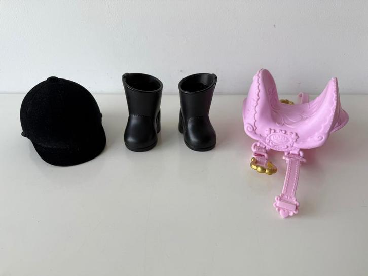Cap, laarzen en zadel paardrijden / Baby Born pop / Zapf, Kinderen en Baby's, Speelgoed | Poppen, Zo goed als nieuw, Babypop, Ophalen of Verzenden