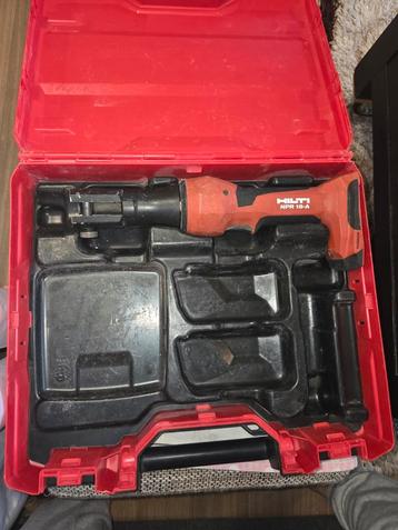 Hilti perstang zonder accu en lader beschikbaar voor biedingen