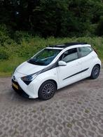 Toyota Aygo 1.0 Vvt-i 72pk 5D 2019 Wit, Auto's, Toyota, Voorwielaandrijving, 4 stoelen, Wit, Origineel Nederlands