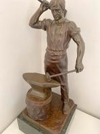 Bronzen zwaar beeld gesigneerd, Antiek en Kunst, Antiek | Koper en Brons, Ophalen of Verzenden, Brons