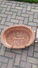 Rotan hondenmand, Dieren en Toebehoren, Hondenmanden, Ophalen, Zo goed als nieuw