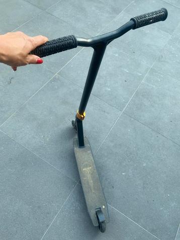 Black Dragon stuntstep zwart beschikbaar voor biedingen
