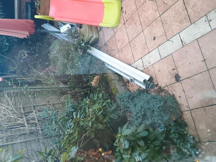 Gratis: Gedemonteerd aluminium zonnescherm (oud ijzer), Doe-het-zelf en Verbouw, Metalen, Gebruikt, Ophalen