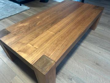 Nogenhouten salon tafel beschikbaar voor biedingen