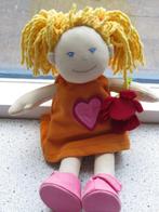 Poppekind Pop Nelly of Nele merk Haba met rode bloem, Ophalen of Verzenden, Zo goed als nieuw, Overige typen