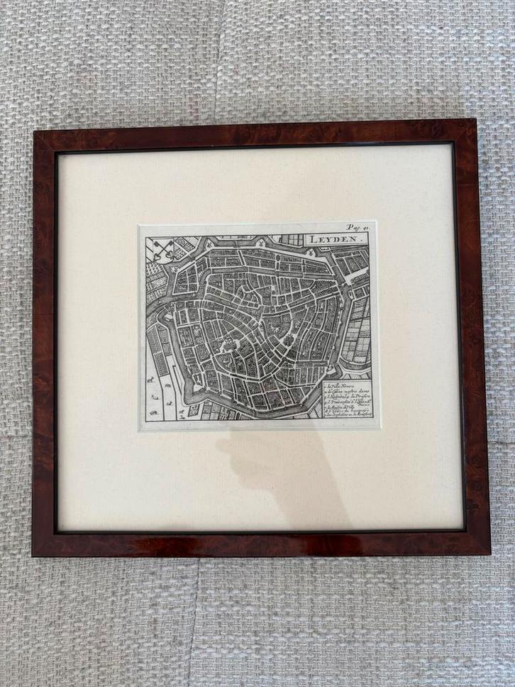 Plattegrond Leiden - Ingelijst & Zeer Goede Staat!, Antiek en Kunst, Kunst | Etsen en Gravures, Ophalen of Verzenden