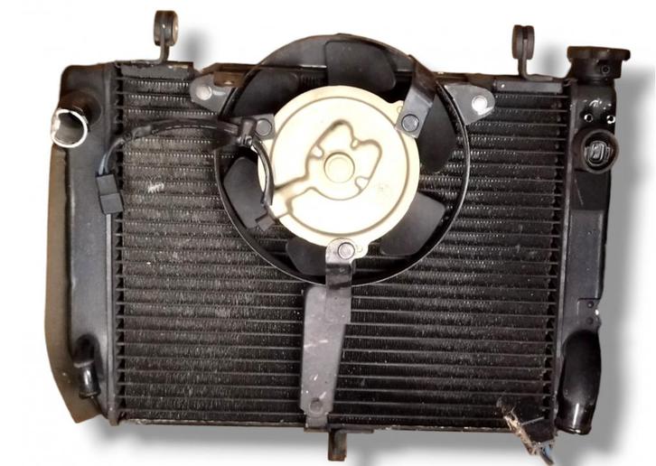 Radiateur Yamaha YZF R6 2001, Motoren, Onderdelen | Yamaha, Gebruikt, Ophalen of Verzenden