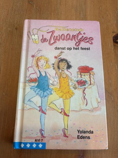 Balletclub de Zwaantjes danst op het feest (Y.Edens ) avi 7, Boeken, Kinderboeken | Jeugd | onder 10 jaar, Zo goed als nieuw, Ophalen