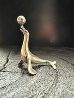 Zilveren miniatuur zeehond met bal (925), Ophalen of Verzenden, Zo goed als nieuw, Zilver