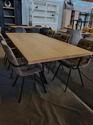 Eiken Eettafel Rechthoekig (outlet) beschikbaar voor biedingen