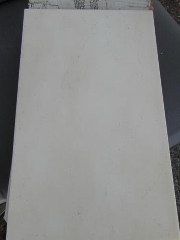 42 st gebroken wit wandtegels Ceramic Omega 25  x 40,3  beschikbaar voor biedingen