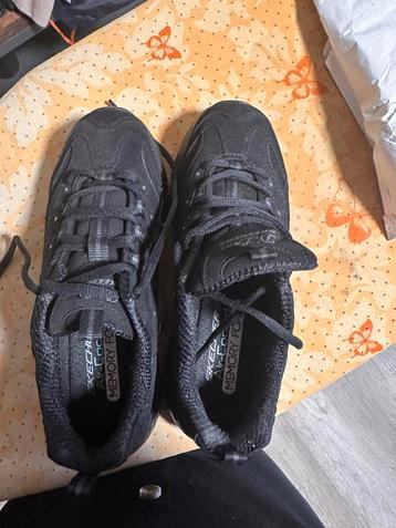 Skechers suede maat 37 zwart beschikbaar voor biedingen