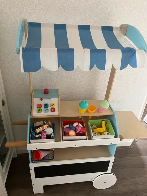 Houten Speelkraam / ijscocar met Accessoires, Kinderen en Baby's, Speelgoed | Houten speelgoed, Zo goed als nieuw, Meubelstuk of Keukentje
