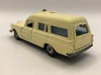 Matchbox Lesney K-6 Mercedes Benz Ambulance REPAINT - M5, Hobby en Vrije tijd, Modelauto's | 1:43, Gebruikt, Auto, Matchbox, Ophalen of Verzenden