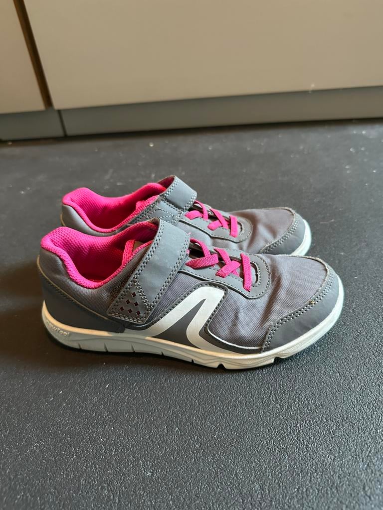 Gymschoenen maat 35, Kinderen en Baby's, Kinderkleding | Schoenen en Sokken, Ophalen of Verzenden, Zo goed als nieuw, Jongen of Meisje
