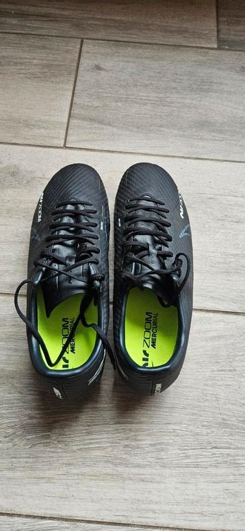 Voetbal Schoenen maat 11.5 / 45.5 beschikbaar voor biedingen