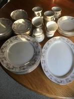 Te koop mooi compleet servies, Huis en Inrichting, Keuken | Servies, Compleet servies, Overige stijlen, Zo goed als nieuw, Ophalen