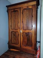 Antieke kast met planken er in, Ophalen