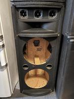 ️Lege kasten. 2 x 15 inch per kast. Hoorn en tweeter erbij., Zo goed als nieuw, 120 watt of meer, Front, Rear of Stereo speakers
