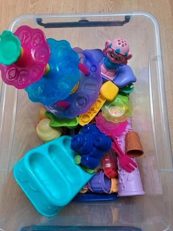 Diverse Play-Doh speelsets/kleivormpjes.  beschikbaar voor biedingen