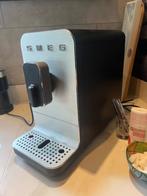 Smeg bonen koffie automaat, Ophalen, Afneembaar waterreservoir, 10 kopjes of meer, Koffiemachine