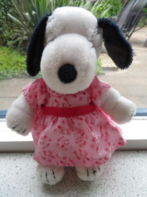 Hond Snoopy in roze jurk vintage uit 1988 meet ca 27 cm, Kinderen en Baby's, Speelgoed | Knuffels en Pluche, Zo goed als nieuw