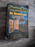 Stephen King - De Noodzaak (Gelezen), Ophalen of Verzenden, Gelezen, Stephen King, Nederland