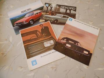Verschillende Opel Rekord folders beschikbaar voor biedingen