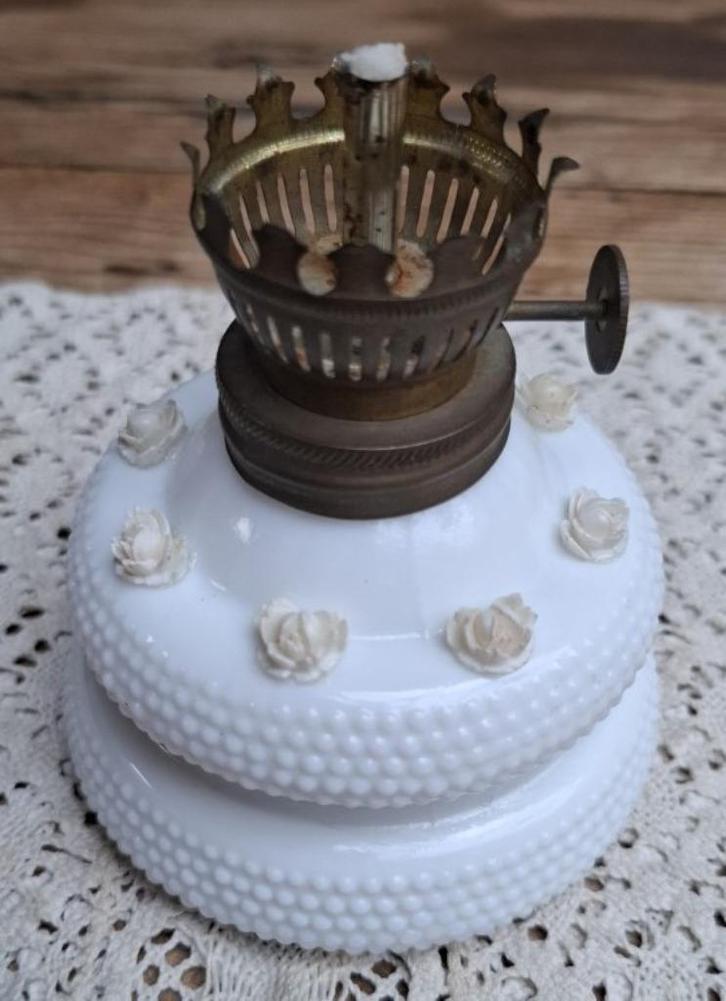 Klein vintage Frans opaline olielampje met roosjes, Antiek en Kunst, Curiosa en Brocante, Ophalen of Verzenden