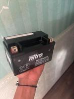 Motor accus Nitro 12V. Goed werkend Scooters, Quads, motoren, Auto-onderdelen, Accu's en Toebehoren, Ophalen of Verzenden, Gebruikt