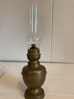 Antieke koperen olielamp met glazen kap, Antiek en Kunst, Ophalen of Verzenden
