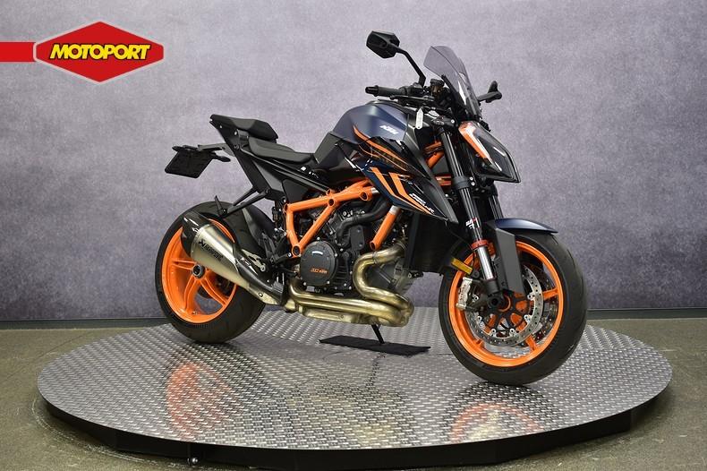 KTM 1290 SUPER DUKE R (bj 2024), KTM Sportmotorcycle GMBH, Bedrijf, Stallhofnerstrasse 3
5230  Mattighofen, AT, Wessel.Peters@ktm.com
