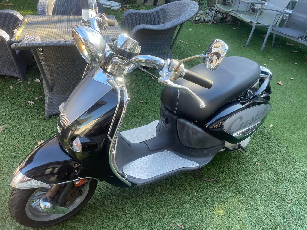 Aprilla scooter, Fietsen en Brommers, Snorfietsen en Snorscooters, Ophalen, Zo goed als nieuw, Benzine, Overige merken