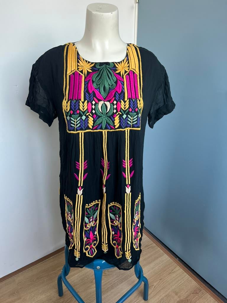 Hoss intropia zwarte geborduurde jurk 40 dubbellaags, Kleding | Dames, Maat 38/40 (M), Zwart, Ophalen of Verzenden, Zo goed als nieuw