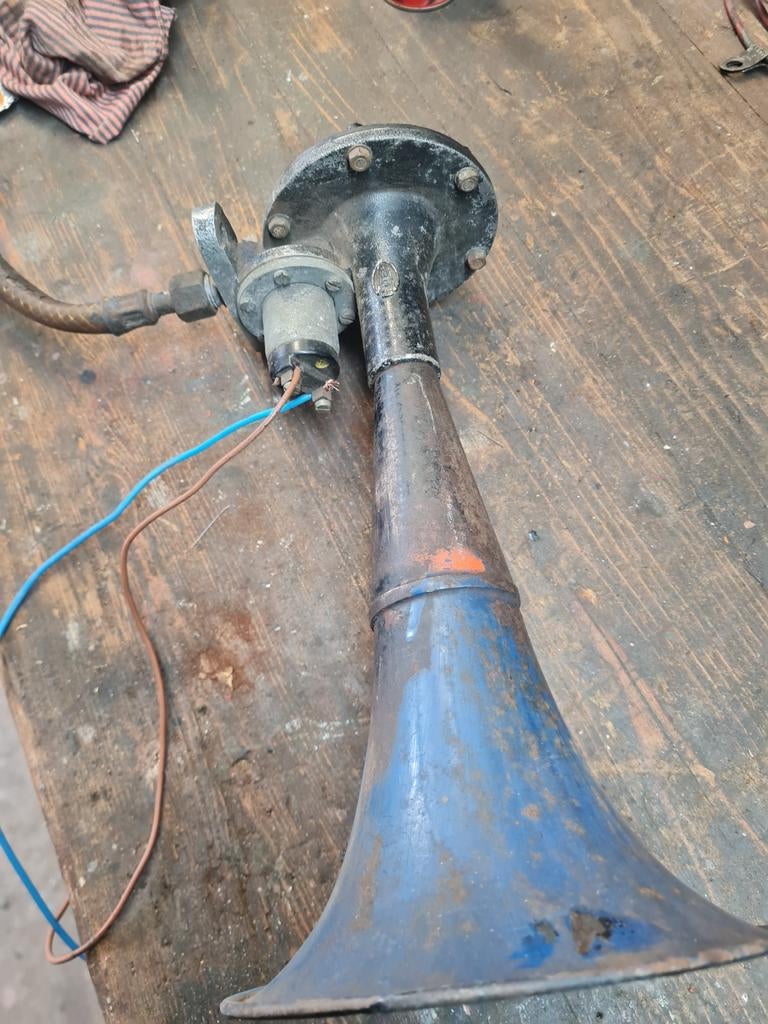 Vintage Hella claxon / hoorn - Oldtimer onderdelen, Ophalen of Verzenden, Gebruikt, Oldtimer onderdelen