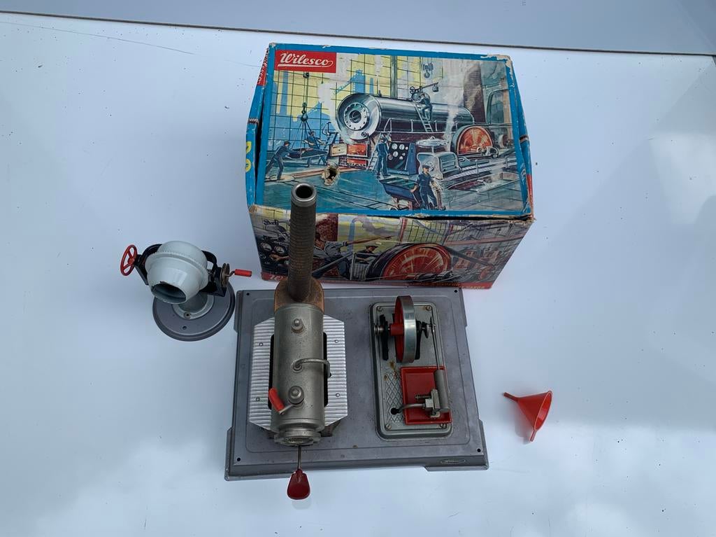 Wilesco D8 Stoommachine met toebehoren en originele doos, Ophalen of Verzenden, Gebruikt, Jongen of Meisje