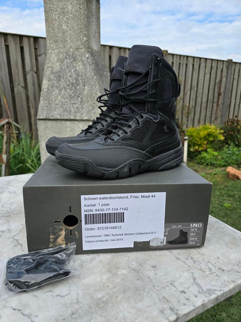 Km mariniers frisc schoenen waterdoorlatend, Verzamelen, Militaria | Algemeen, Ophalen of Verzenden, Marine, Nederland, Kleding of Schoenen