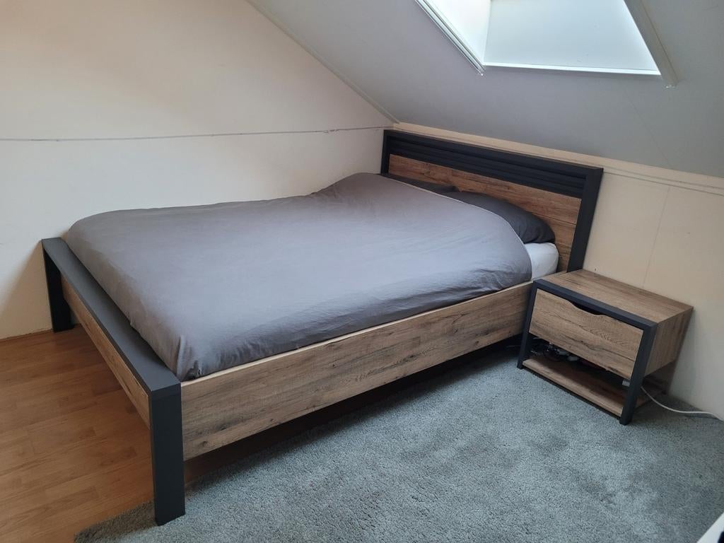 Set: Tweepersoonsbed, nachtkastje  en kledingkast, Harvey, Ophalen, 50 tot 75 cm, 100 tot 150 cm