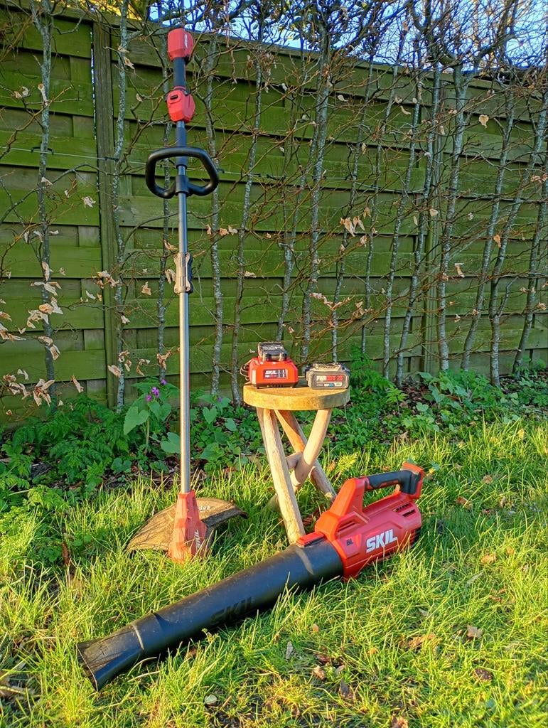 Skil 20v trimmer, bladblazer, accu's en lader, Tuin en Terras, Grastrimmers, Ophalen of Verzenden, Accu