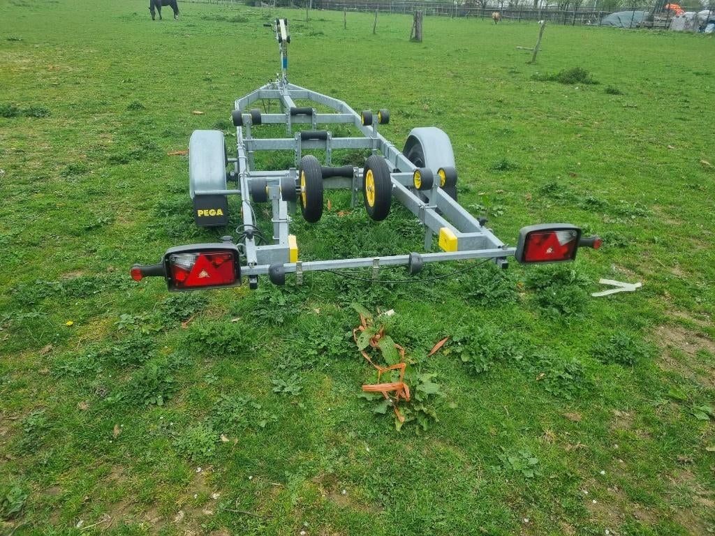 Boot trailer, Watersport en Boten, Boottrailers, Ophalen, Minder dan 1500 kg, Sloepentrailer, Minder dan 6 meter
