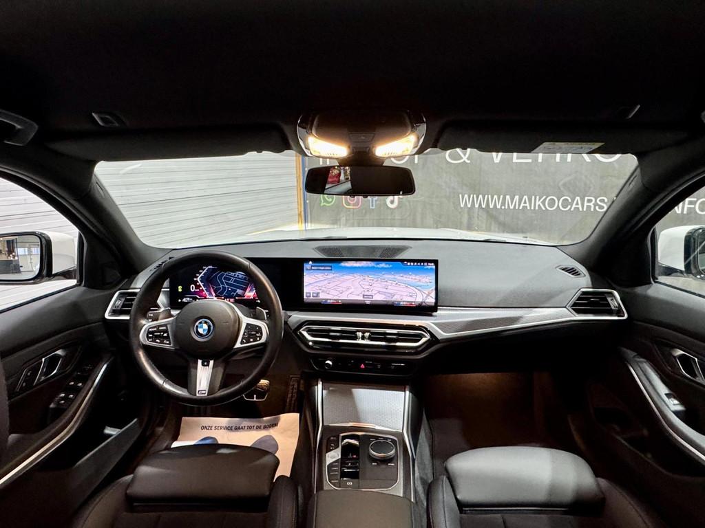 BMW 3-serie Touring 330e M-Performance |Carbon|Pilot Drive, 1998 cc, Gebruikt, Zwart, 4 cilinders
