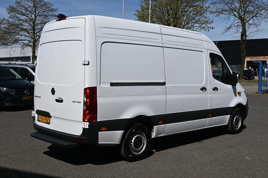 Mercedes-Benz Sprinter 317 CDI L2H2 Pro LED, Geveerde stoel,, Automaat, Achterwielaandrijving, Euro 6, 4 cilinders