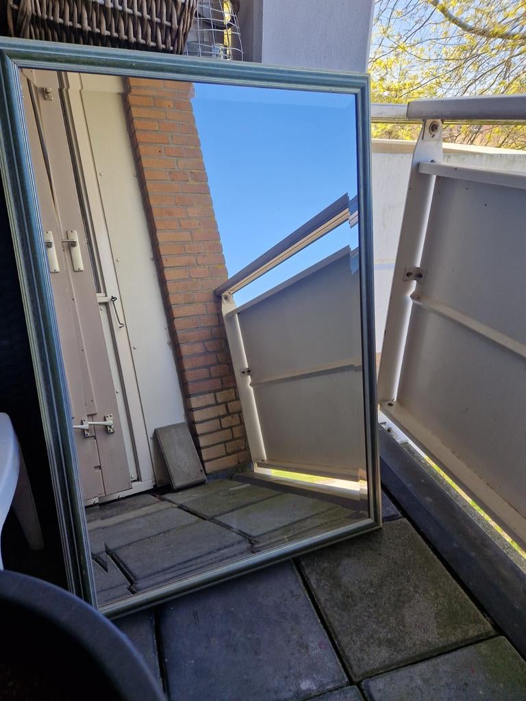 Grote spiegel met elegante groene lijst, Huis en Inrichting, Woonaccessoires | Spiegels, Gebruikt, 100 tot 150 cm, Ophalen of Verzenden