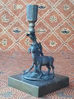 Mooie antieke kandelaar uit Engeland met een hert 16 cm., Ophalen of Verzenden, Koper of Brons