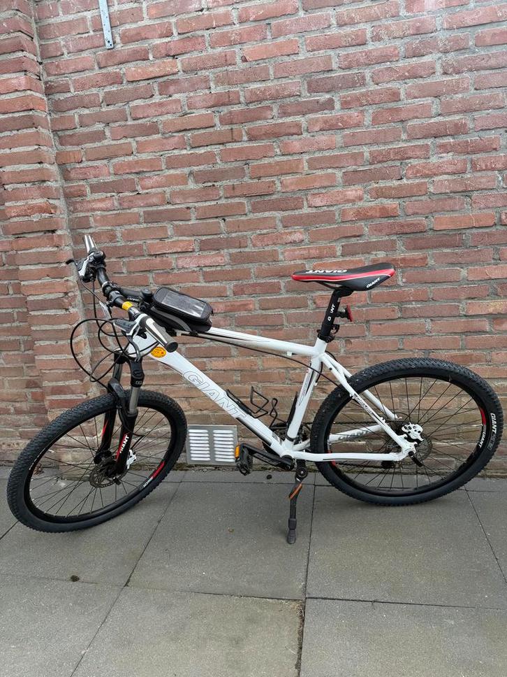Zo goed als nieuwe Giant mountainbike 26 inch, Fietsen en Brommers, Fietsen | Mountainbikes en ATB, Zo goed als nieuw, Giant, Ophalen