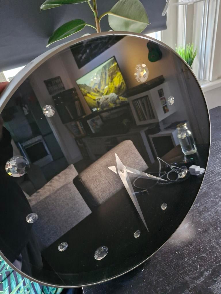 Grote klok, zwart met diamanten effect (dia: 51 cm), Huis en Inrichting, Woonaccessoires | Klokken, Ophalen