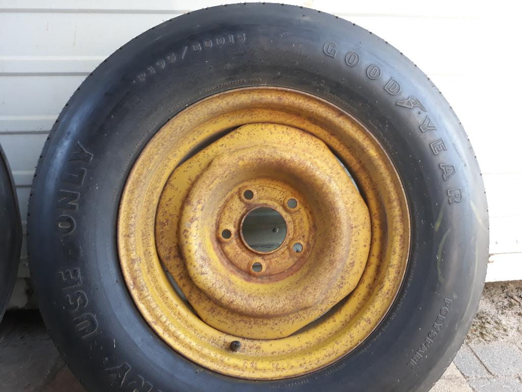 Chevrolet C3 Corvette wiel kuip met origineel reservewiel, Ophalen, Achterklep, Nieuw, Chevrolet