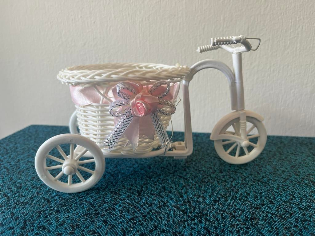 Decoratie Fietsje met mandje en bloemetje roze lengte 16 cm, Mand, Rond, Nieuw, Ophalen of Verzenden